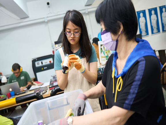 Suen Po-ying believes while classes are all about book knowledge, learning about how the recycling industry work is on a wholly different level.